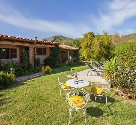 Sleeps 4 With Pool Air Con And Wifi