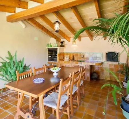 Villa Sleeps 4 With Pool Air Con And Wifi