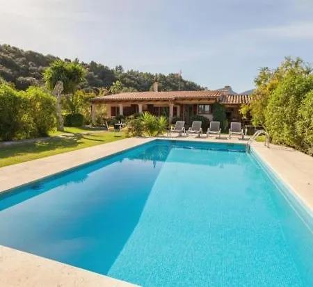 Sleeps 4 With Pool Air Con And Wifi
